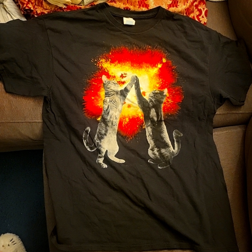 Kitty Cat Dramatic Explosion Fire Flames Black T-Shirt XL
